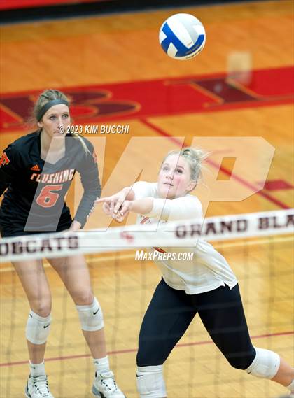 Thumbnail 3 in Flushing vs. Romeo (MHSAA Division 1 Regional Semifinal) photogallery.