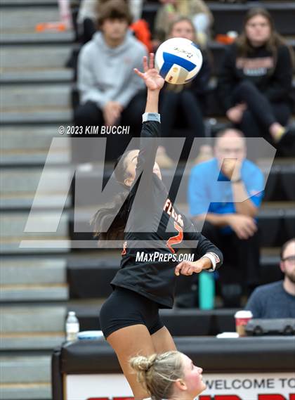 Thumbnail 2 in Flushing vs. Romeo (MHSAA Division 1 Regional Semifinal) photogallery.