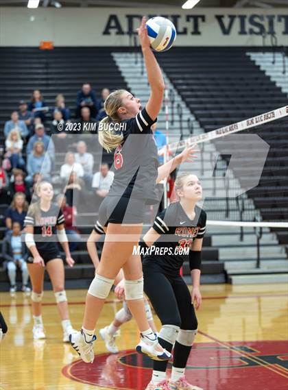 Thumbnail 3 in Flushing vs. Romeo (MHSAA Division 1 Regional Semifinal) photogallery.