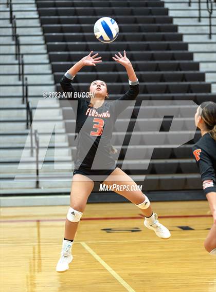 Thumbnail 2 in Flushing vs. Romeo (MHSAA Division 1 Regional Semifinal) photogallery.