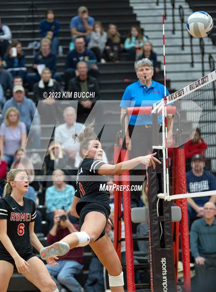 Thumbnail 1 in Flushing vs. Romeo (MHSAA Division 1 Regional Semifinal) photogallery.
