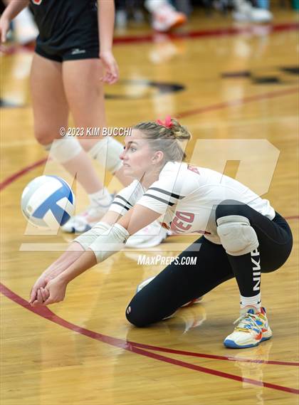 Thumbnail 3 in Flushing vs. Romeo (MHSAA Division 1 Regional Semifinal) photogallery.