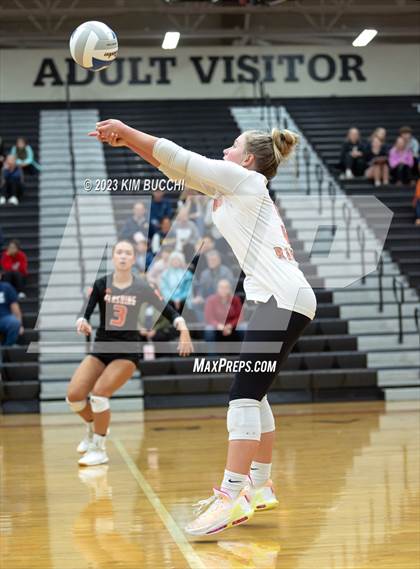 Thumbnail 2 in Flushing vs. Romeo (MHSAA Division 1 Regional Semifinal) photogallery.