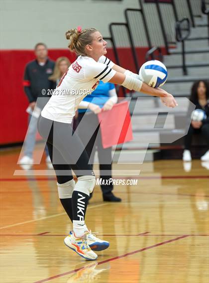 Thumbnail 1 in Flushing vs. Romeo (MHSAA Division 1 Regional Semifinal) photogallery.