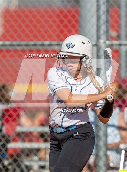 Thumbnail 3 in Waverly vs Elkhorn North photogallery.