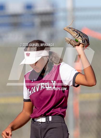 Thumbnail 2 in Waverly vs Elkhorn North photogallery.