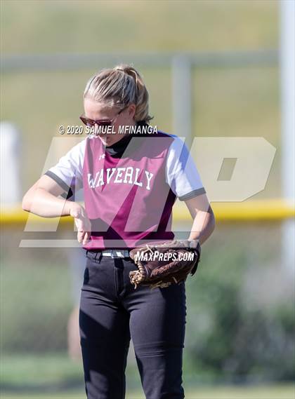 Thumbnail 3 in Waverly vs Elkhorn North photogallery.