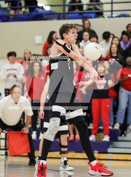 Thumbnail 2 in Eaglecrest vs. Valor Christian (CHSAA 5A Round 2) photogallery.