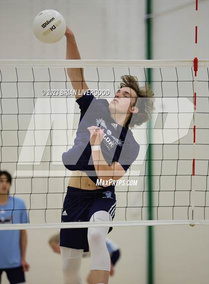 Thumbnail 2 in Eaglecrest vs. Valor Christian (CHSAA 5A Round 2) photogallery.