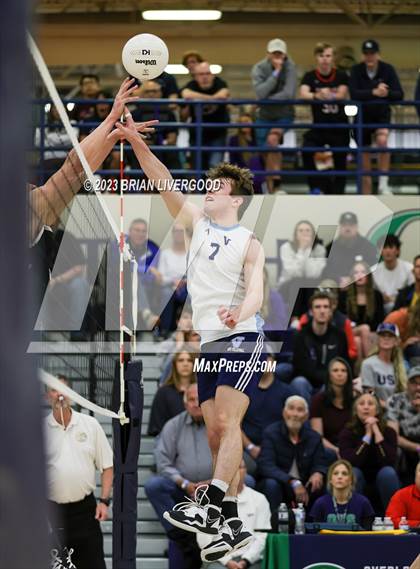 Thumbnail 3 in Eaglecrest vs. Valor Christian (CHSAA 5A Round 2) photogallery.