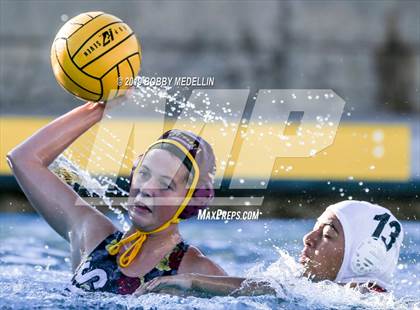 Thumbnail 1 in Kerman @ Sierra photogallery.