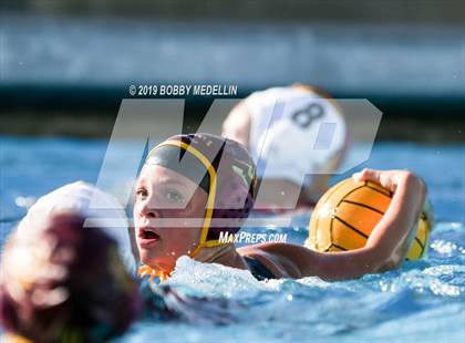 Thumbnail 1 in Kerman @ Sierra photogallery.