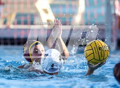 Thumbnail 1 in Kerman @ Sierra photogallery.