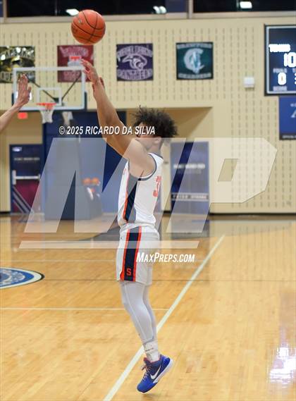 Thumbnail 2 in Seven Lakes vs. Lamar (UIL 6A D1 Basketball Area) photogallery.