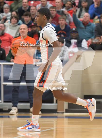 Thumbnail 2 in Seven Lakes vs. Lamar (UIL 6A D1 Basketball Area) photogallery.