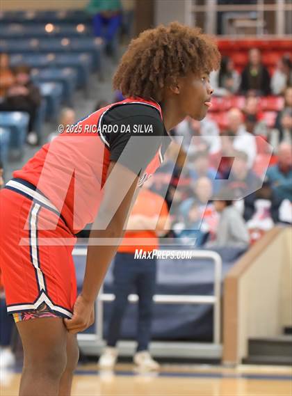 Thumbnail 2 in Seven Lakes vs. Lamar (UIL 6A D1 Basketball Area) photogallery.