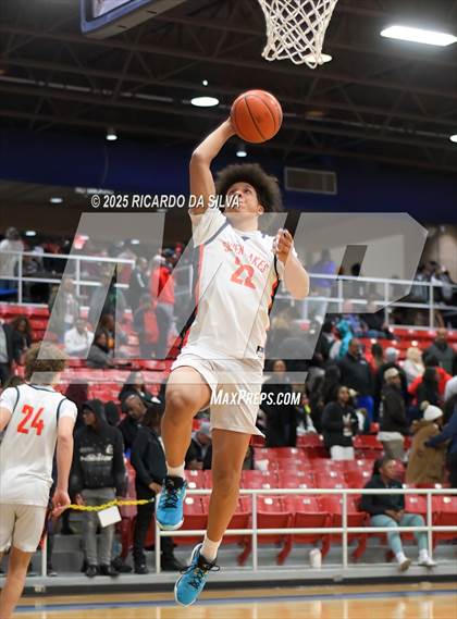 Thumbnail 2 in Seven Lakes vs. Lamar (UIL 6A D1 Basketball Area) photogallery.