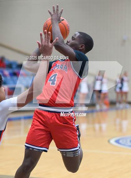 Thumbnail 1 in Seven Lakes vs. Lamar (UIL 6A D1 Basketball Area) photogallery.