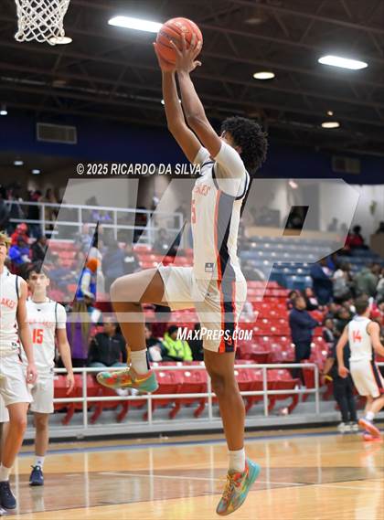 Thumbnail 1 in Seven Lakes vs. Lamar (UIL 6A D1 Basketball Area) photogallery.