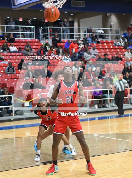 Thumbnail 3 in Seven Lakes vs. Lamar (UIL 6A D1 Basketball Area) photogallery.