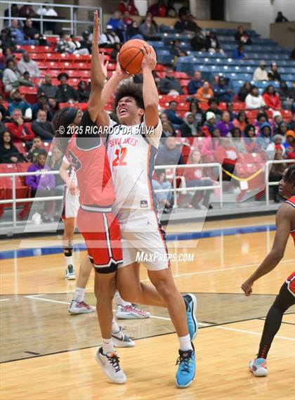 Thumbnail 1 in Seven Lakes vs. Lamar (UIL 6A D1 Basketball Area) photogallery.