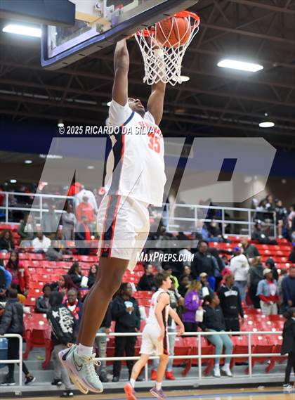 Thumbnail 2 in Seven Lakes vs. Lamar (UIL 6A D1 Basketball Area) photogallery.