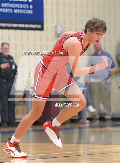 Thumbnail 3 in Seven Lakes vs. Lamar (UIL 6A D1 Basketball Area) photogallery.
