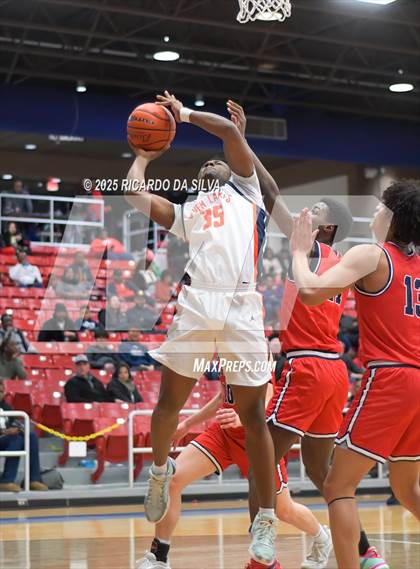 Thumbnail 3 in Seven Lakes vs. Lamar (UIL 6A D1 Basketball Area) photogallery.
