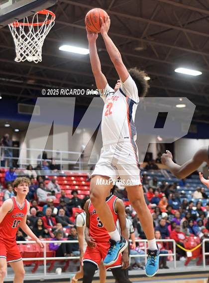 Thumbnail 1 in Seven Lakes vs. Lamar (UIL 6A D1 Basketball Area) photogallery.