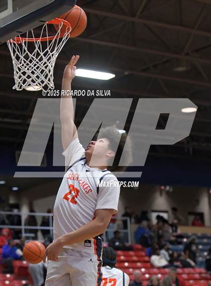 Thumbnail 3 in Seven Lakes vs. Lamar (UIL 6A D1 Basketball Area) photogallery.