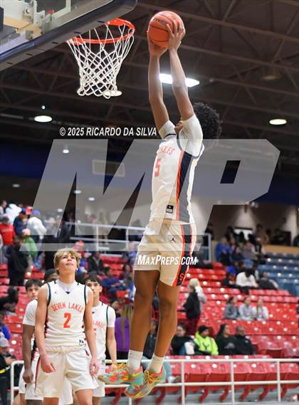 Thumbnail 2 in Seven Lakes vs. Lamar (UIL 6A D1 Basketball Area) photogallery.