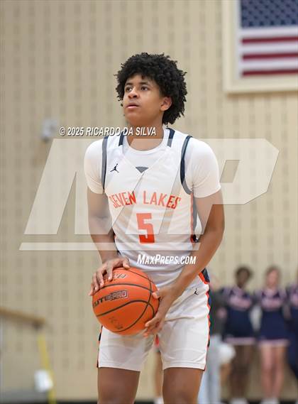 Thumbnail 2 in Seven Lakes vs. Lamar (UIL 6A D1 Basketball Area) photogallery.
