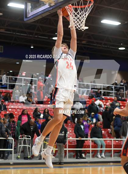Thumbnail 1 in Seven Lakes vs. Lamar (UIL 6A D1 Basketball Area) photogallery.