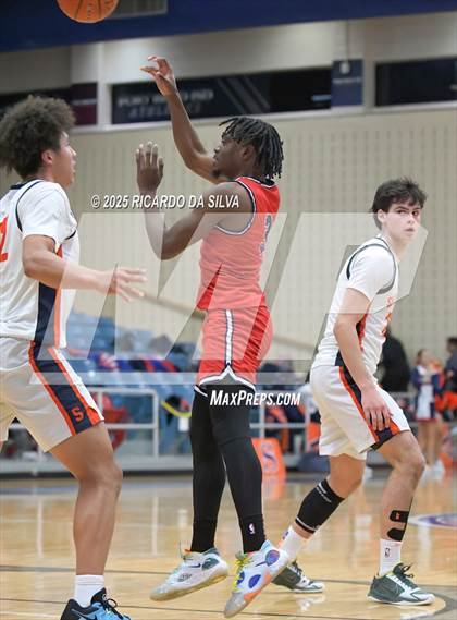 Thumbnail 3 in Seven Lakes vs. Lamar (UIL 6A D1 Basketball Area) photogallery.