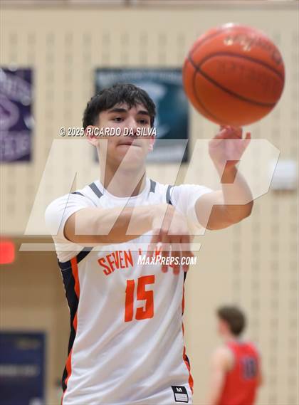 Thumbnail 2 in Seven Lakes vs. Lamar (UIL 6A D1 Basketball Area) photogallery.
