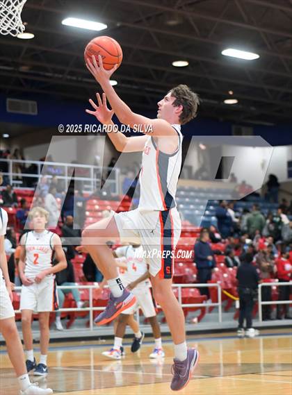 Thumbnail 1 in Seven Lakes vs. Lamar (UIL 6A D1 Basketball Area) photogallery.