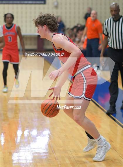 Thumbnail 2 in Seven Lakes vs. Lamar (UIL 6A D1 Basketball Area) photogallery.