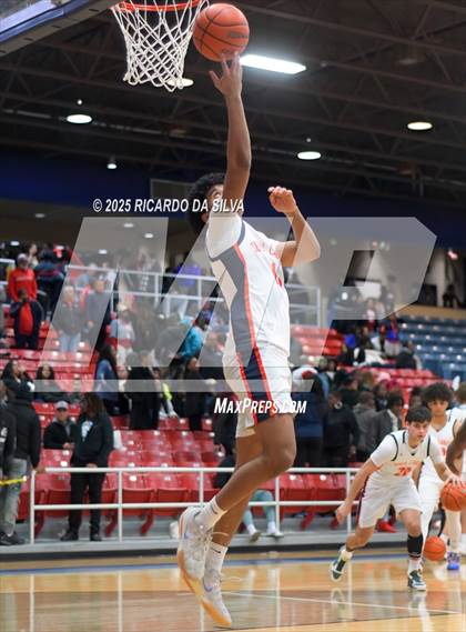 Thumbnail 1 in Seven Lakes vs. Lamar (UIL 6A D1 Basketball Area) photogallery.