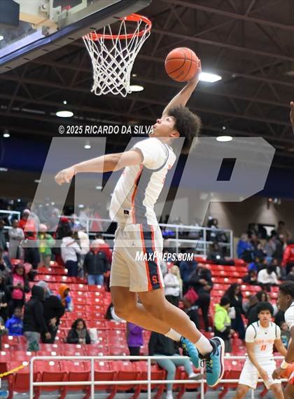 Thumbnail 3 in Seven Lakes vs. Lamar (UIL 6A D1 Basketball Area) photogallery.