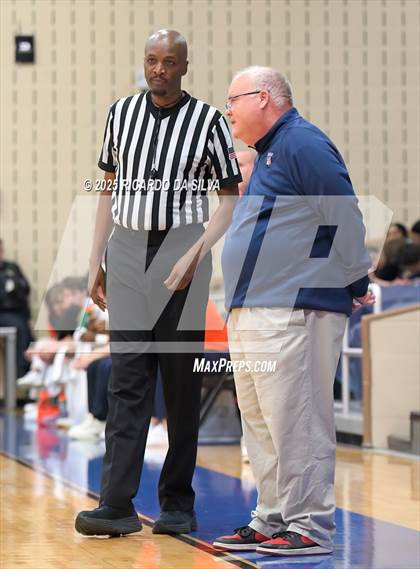 Thumbnail 3 in Seven Lakes vs. Lamar (UIL 6A D1 Basketball Area) photogallery.