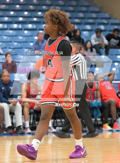 Thumbnail 1 in Seven Lakes vs. Lamar (UIL 6A D1 Basketball Area) photogallery.