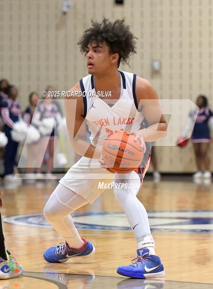 Thumbnail 2 in Seven Lakes vs. Lamar (UIL 6A D1 Basketball Area) photogallery.