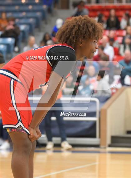 Thumbnail 3 in Seven Lakes vs. Lamar (UIL 6A D1 Basketball Area) photogallery.