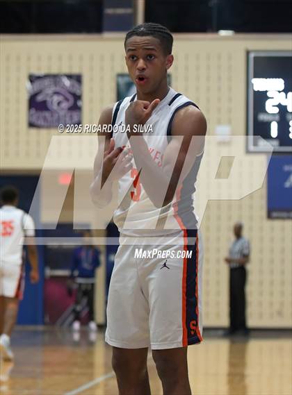 Thumbnail 2 in Seven Lakes vs. Lamar (UIL 6A D1 Basketball Area) photogallery.