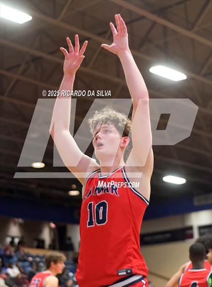 Thumbnail 1 in Seven Lakes vs. Lamar (UIL 6A D1 Basketball Area) photogallery.