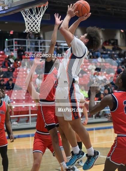 Thumbnail 2 in Seven Lakes vs. Lamar (UIL 6A D1 Basketball Area) photogallery.