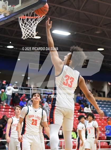 Thumbnail 1 in Seven Lakes vs. Lamar (UIL 6A D1 Basketball Area) photogallery.