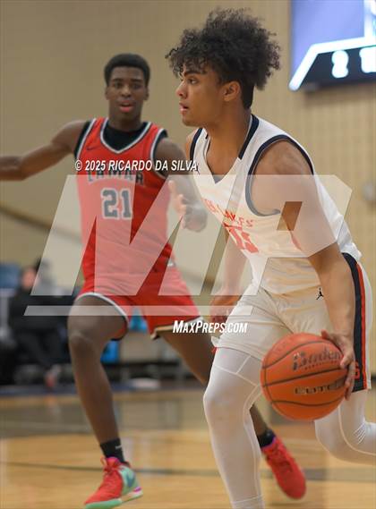 Thumbnail 2 in Seven Lakes vs. Lamar (UIL 6A D1 Basketball Area) photogallery.