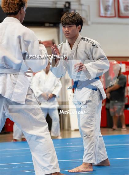 Thumbnail 1 in Eastern Division Tournament @ Kalani photogallery.