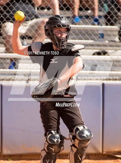 Thumbnail 3 in Cigarroa vs Clark (SAISD Tournament) photogallery.